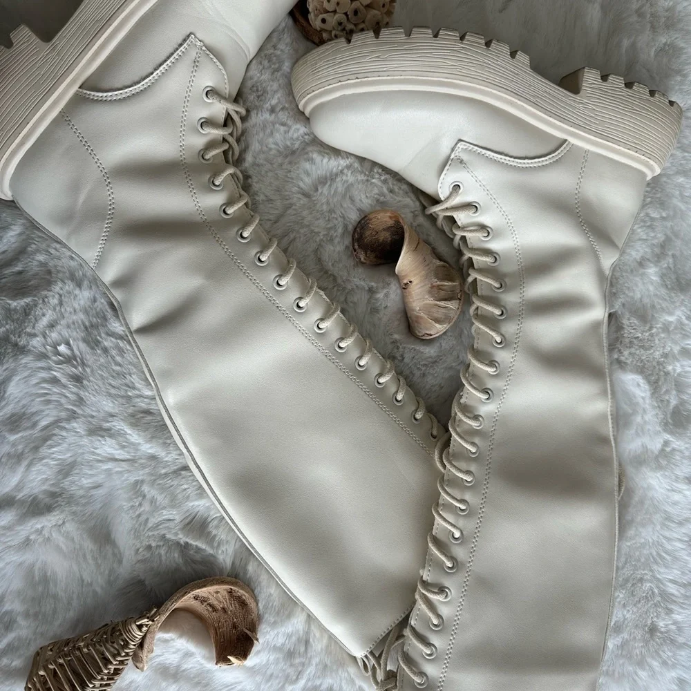 Shein boots size 5, 5.5 slipped cream used - Picture 5 of 12